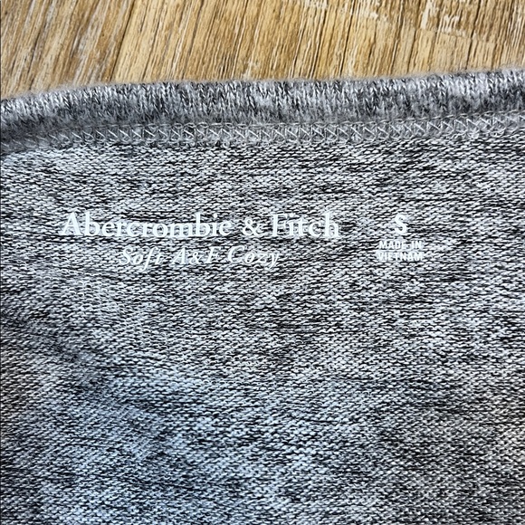 Abercrombie & Fitch Soft A&F Cozy Heather Gray Long Sleeve Bodysuit Small S EUC - Picture 8 of 13